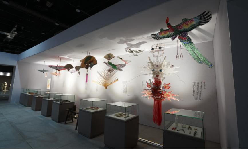 “纸之用”展区,传统工艺对纸的运用 “纸之用”展区,传统工艺对纸的运用